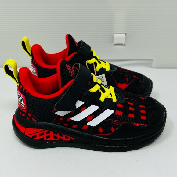ADIDAS**Marvel Superhero Shoes**US 6,8***$70 - Picture 3 of 7
